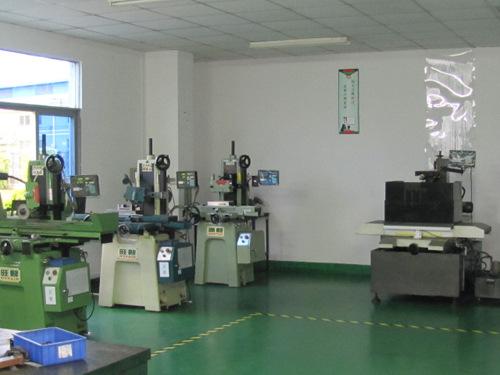 注塑模具制造斜導柱滑塊的耐磨塊結(jié)構(gòu)和要求 注塑模具制造斜導柱滑塊的耐磨塊結(jié)構(gòu)和要求