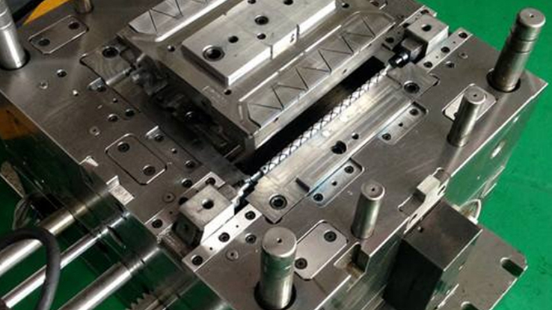 深圳塑膠模具廠，塑膠模具配件有哪些?